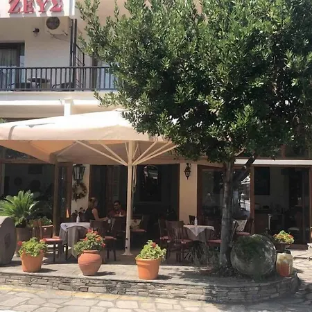 Xenios Zeus 2* Uranópolis