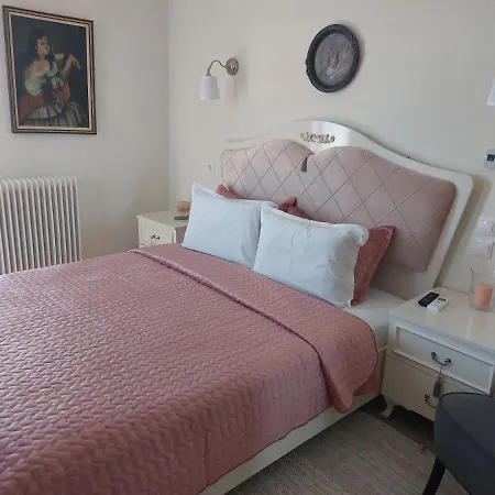 Xenios Zeus 2* Uranupoli