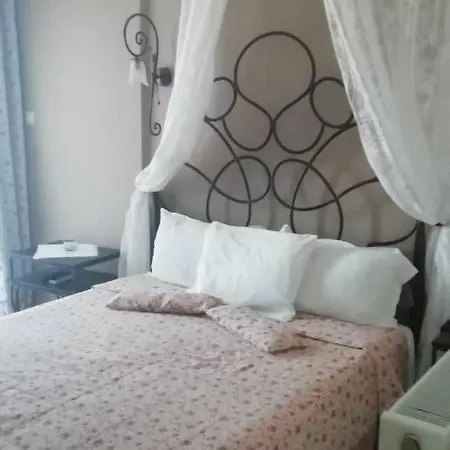 Xenios Zeus فندق