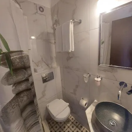 فندق Xenios Zeus 2*