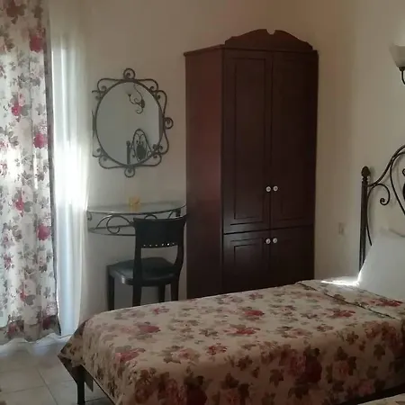 Xenios Zeus فندق